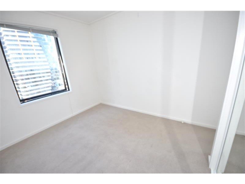 REF 21349/99 Whiteman Street, Southbank VIC 3006