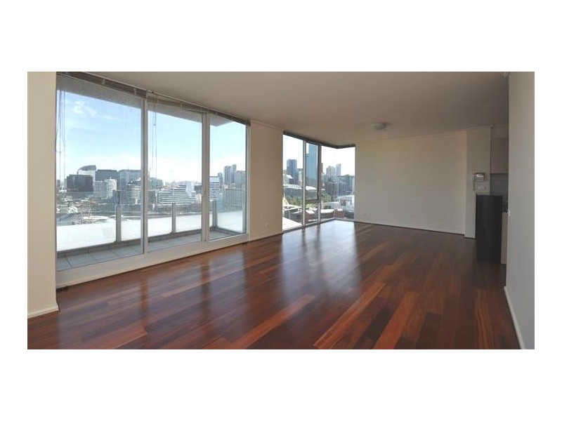 REF 21351/83 Whiteman Street, Southbank VIC 3006