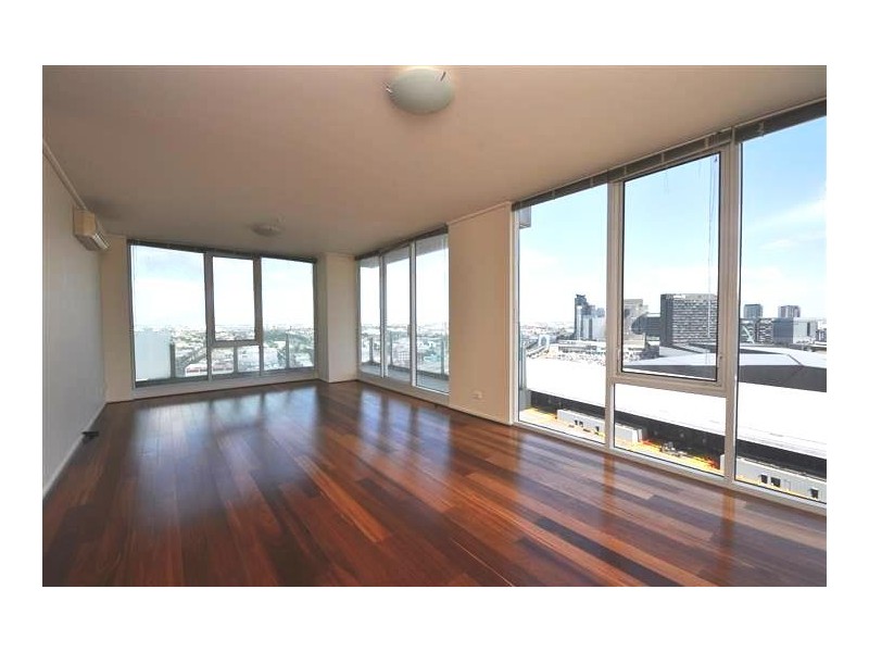 REF 21351/83 Whiteman Street, Southbank VIC 3006