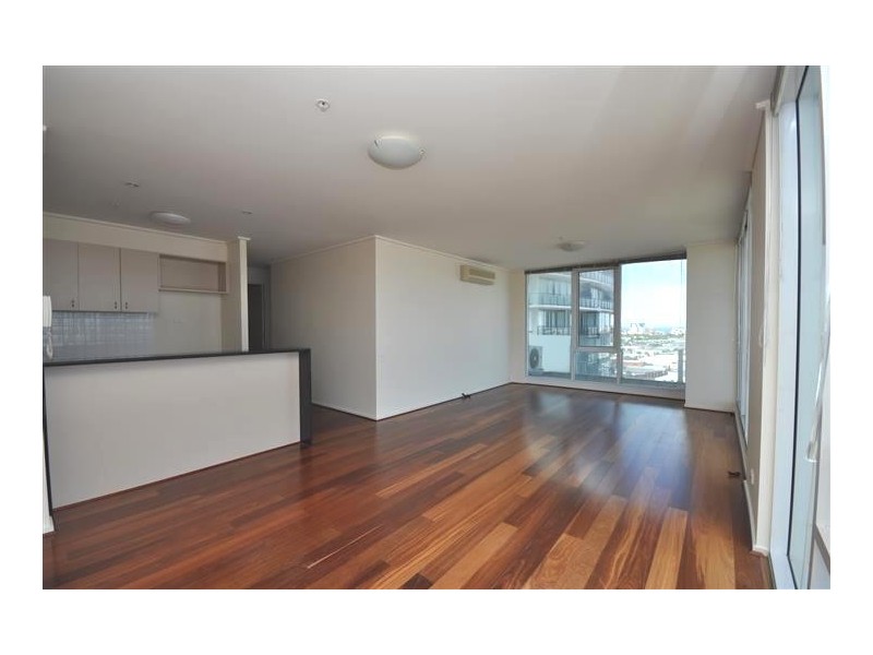 REF 21351/83 Whiteman Street, Southbank VIC 3006