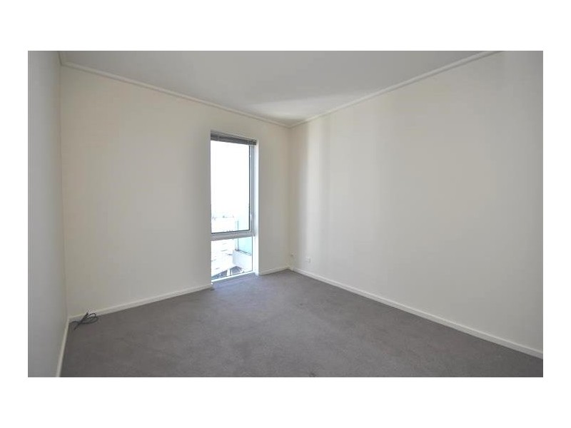 REF 21351/83 Whiteman Street, Southbank VIC 3006