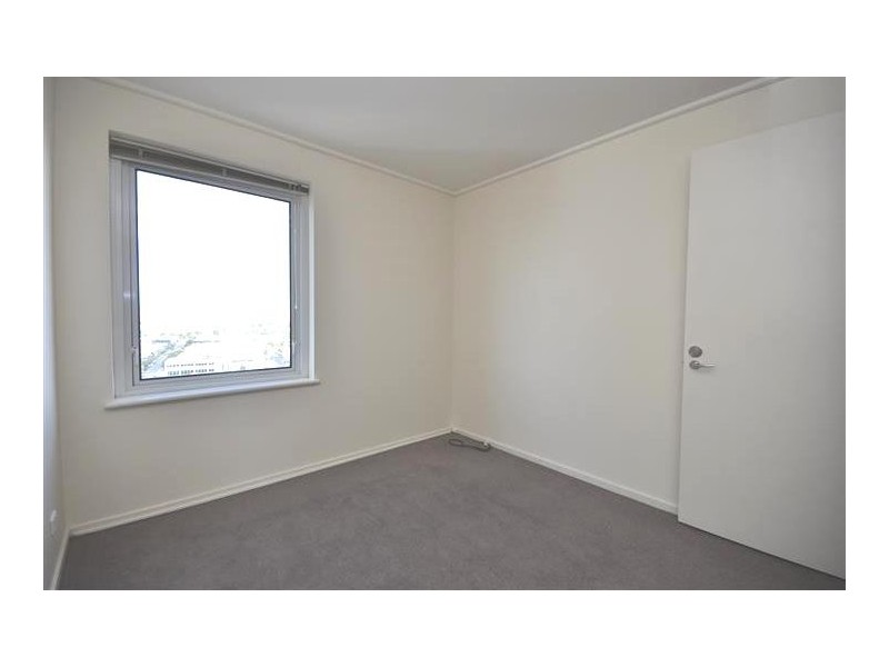 REF 21351/83 Whiteman Street, Southbank VIC 3006