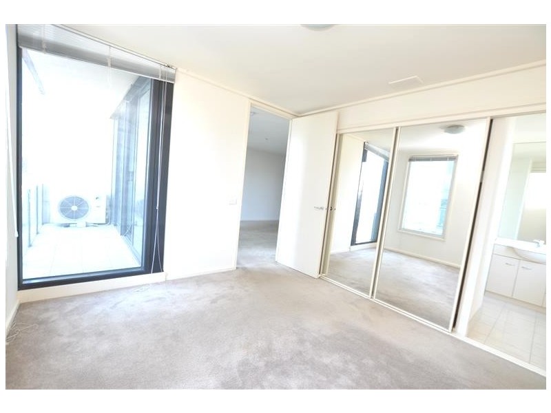REF 21352/163 City Road, Southbank VIC 3006