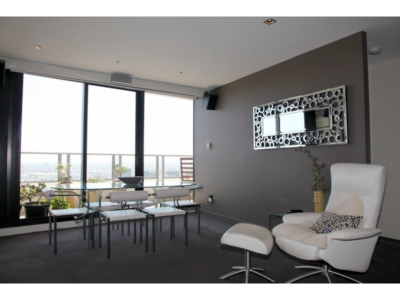 3303/100 Harbour Esplanade, Docklands VIC 3008