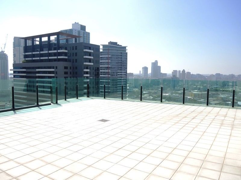 REF 21365/99 Whiteman Street, Southbank VIC 3006