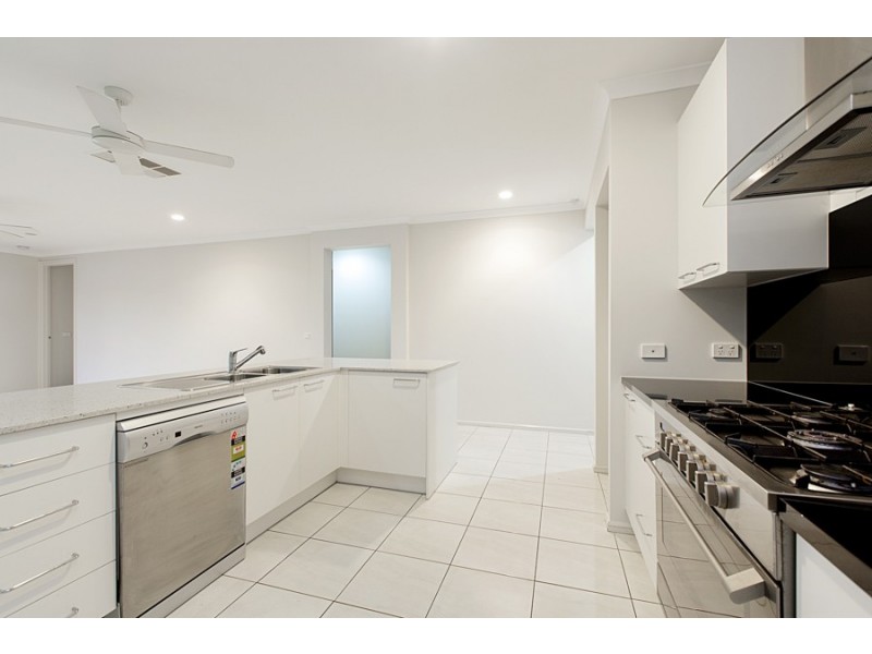 28 Ranfurlie Avenue, Point Cook VIC 3030