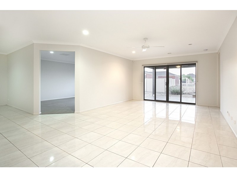 28 Ranfurlie Avenue, Point Cook VIC 3030