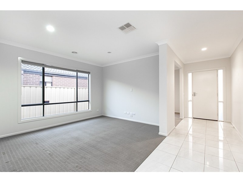 28 Ranfurlie Avenue, Point Cook VIC 3030