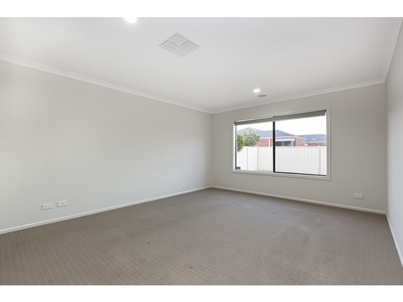 28 Ranfurlie Avenue, Point Cook VIC 3030