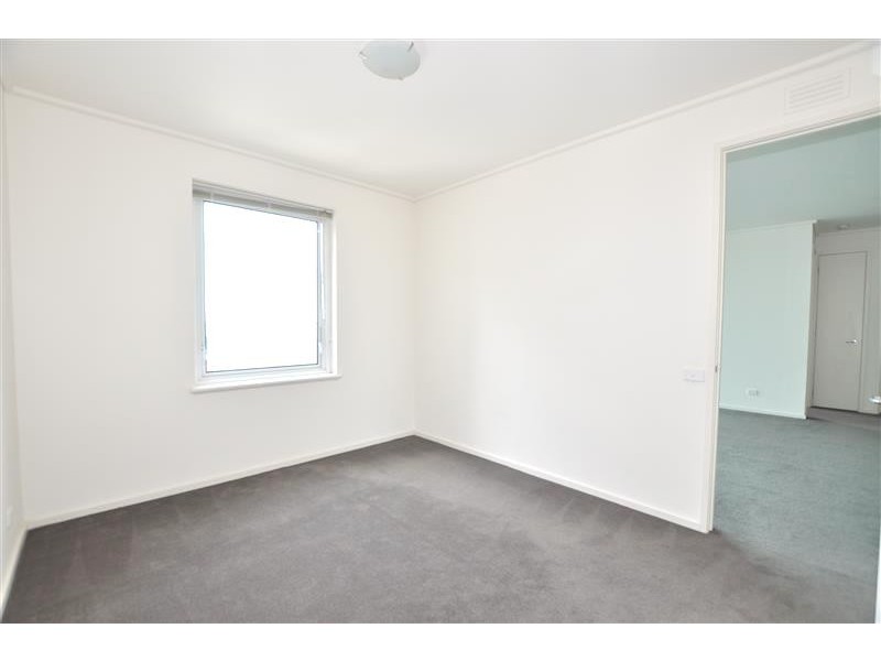 REF 21372/2/83 Whiteman Street, Southbank VIC 3006