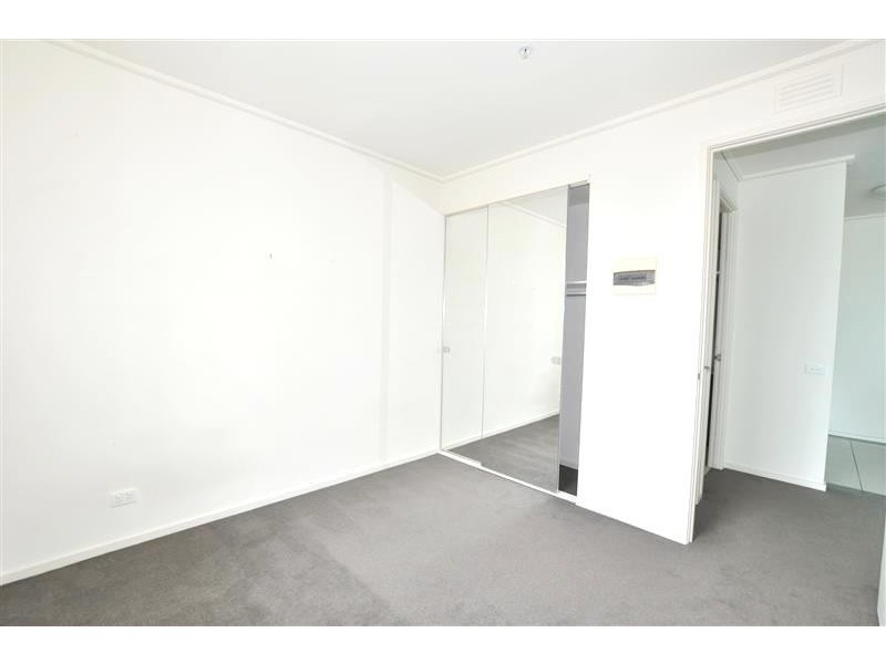 REF 21372/2/83 Whiteman Street, Southbank VIC 3006