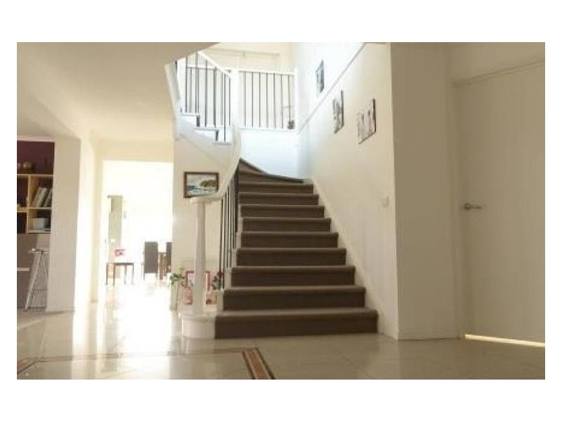 14 Howards Way, Point Cook VIC 3030