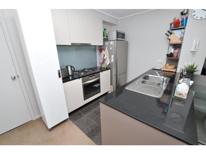 REF 21379/100 Kavanagh Street, Southbank VIC 3006