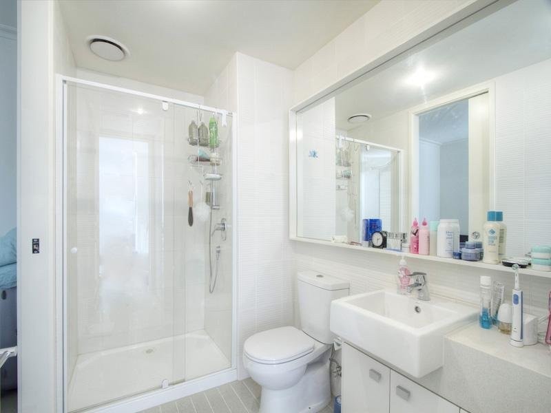 REF 21386/67 Whiteman Street, Southbank VIC 3006