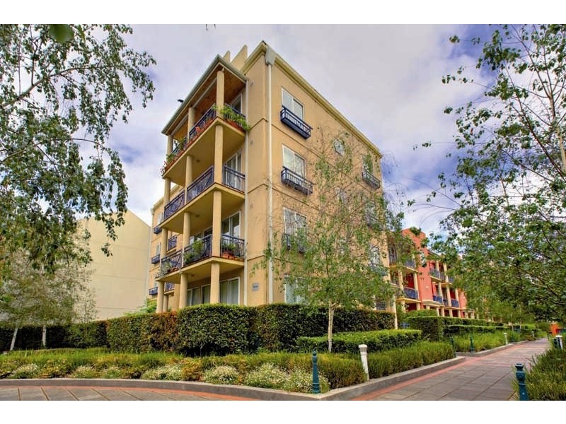 REF 21392/88 Wells Street, Southbank VIC 3006