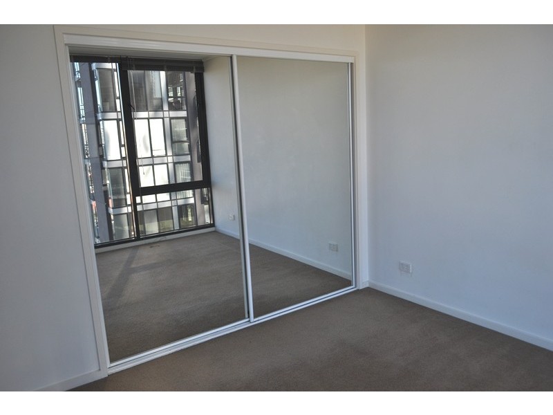 REF 21393/183 City Road, Southbank VIC 3006