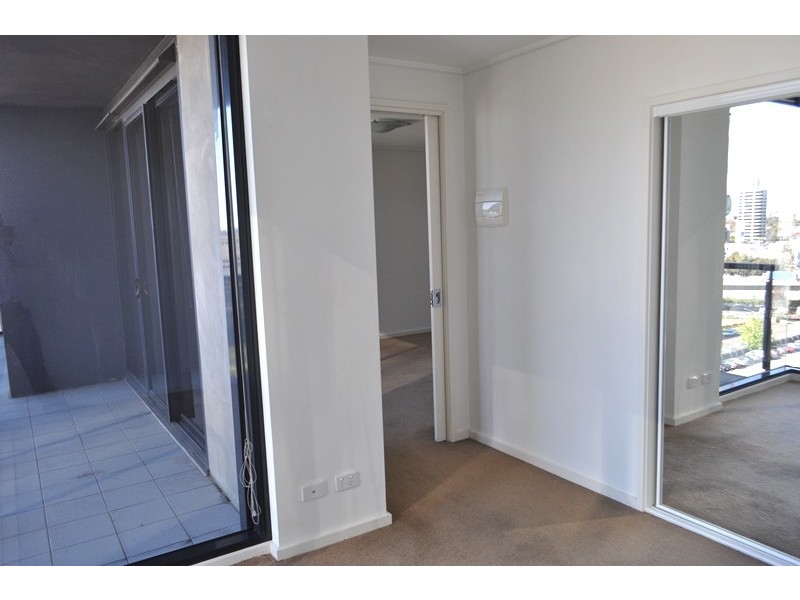 REF 21393/183 City Road, Southbank VIC 3006