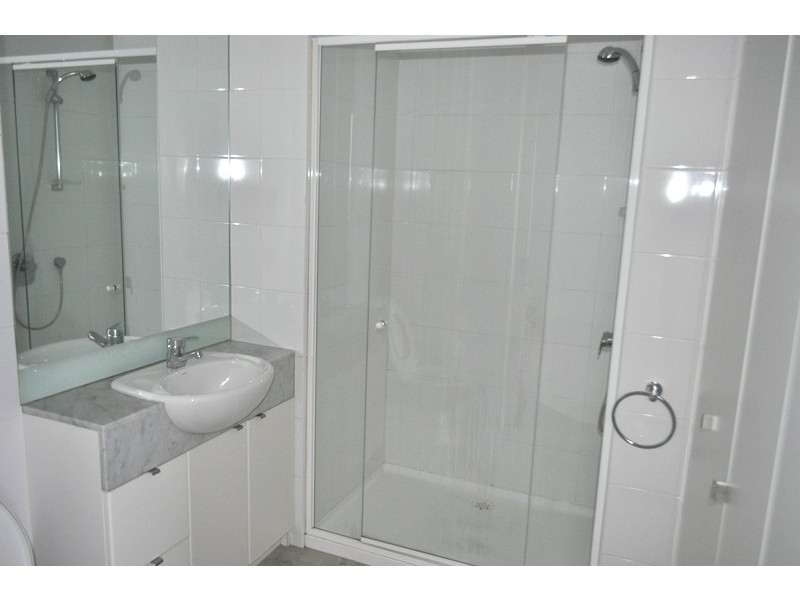 REF 21393/183 City Road, Southbank VIC 3006