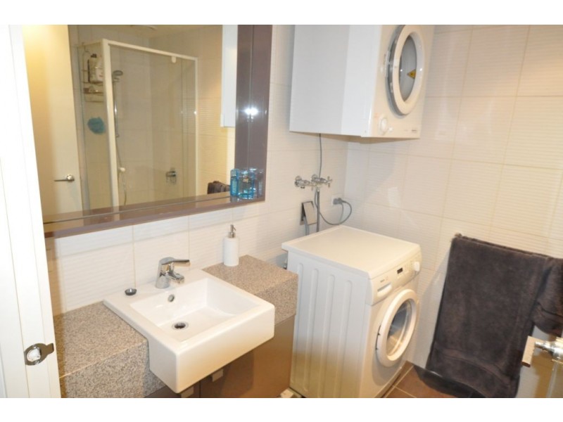 REF 21403/58 Jeffcott Street, West Melbourne VIC 3003