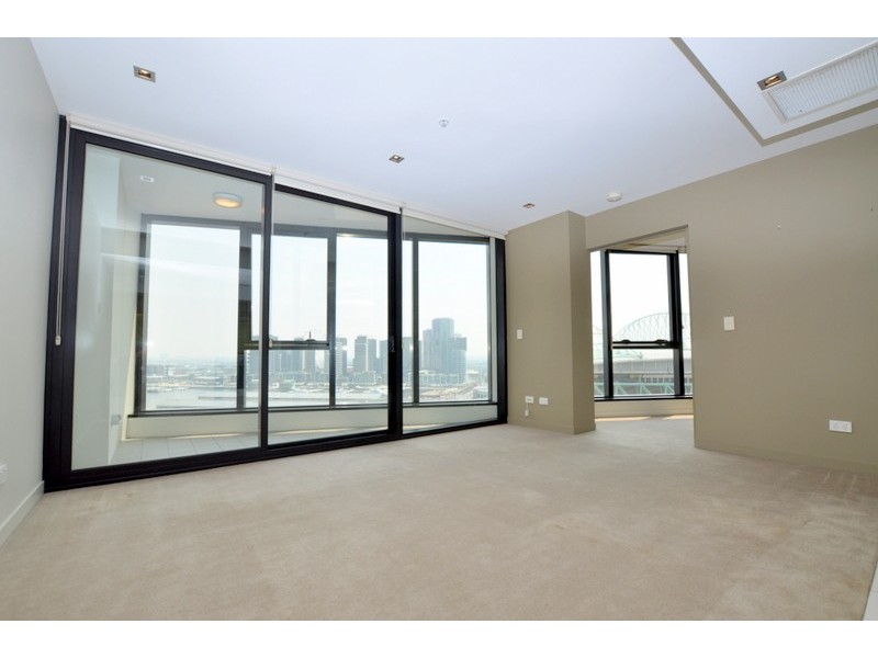 1611/100 Harbour Esplanade, Docklands VIC 3008