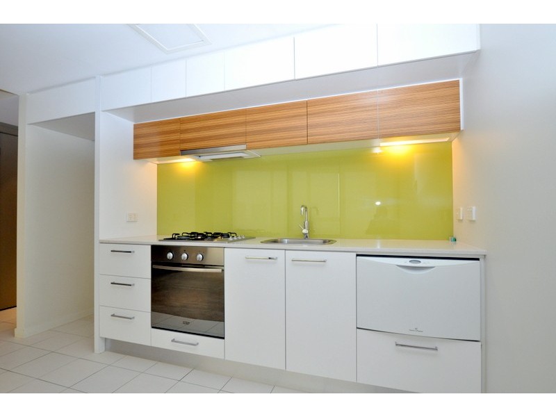 1611/100 Harbour Esplanade, Docklands VIC 3008