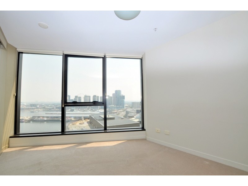 1611/100 Harbour Esplanade, Docklands VIC 3008