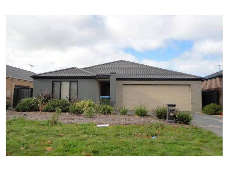 4 Sumac Close, Point Cook VIC 3030