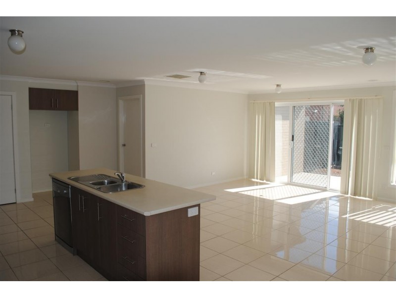 34 Nossal Drive, Point Cook VIC 3030