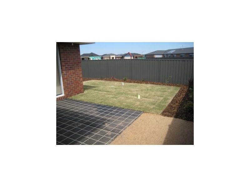 34 Pioneer Drive, Deer Park VIC 3023