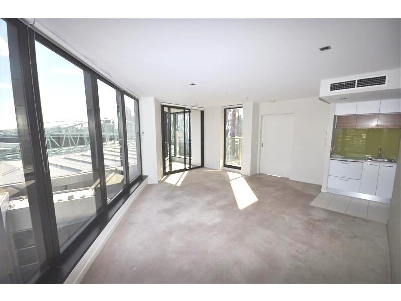 1712/100 Harbour Esplanade, Docklands VIC 3008