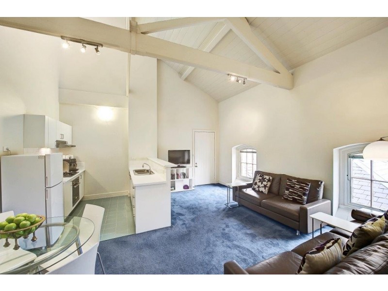 21 Wiltshire Drive, Kew VIC 3101