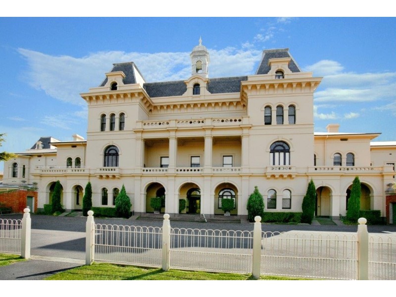 21 Wiltshire Drive, Kew VIC 3101