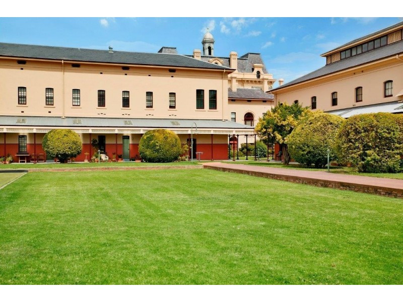 21 Wiltshire Drive, Kew VIC 3101