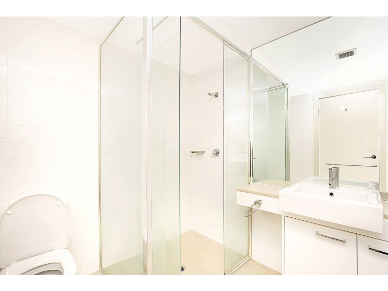 1507/100 Harbour Esplande, Docklands VIC 3008