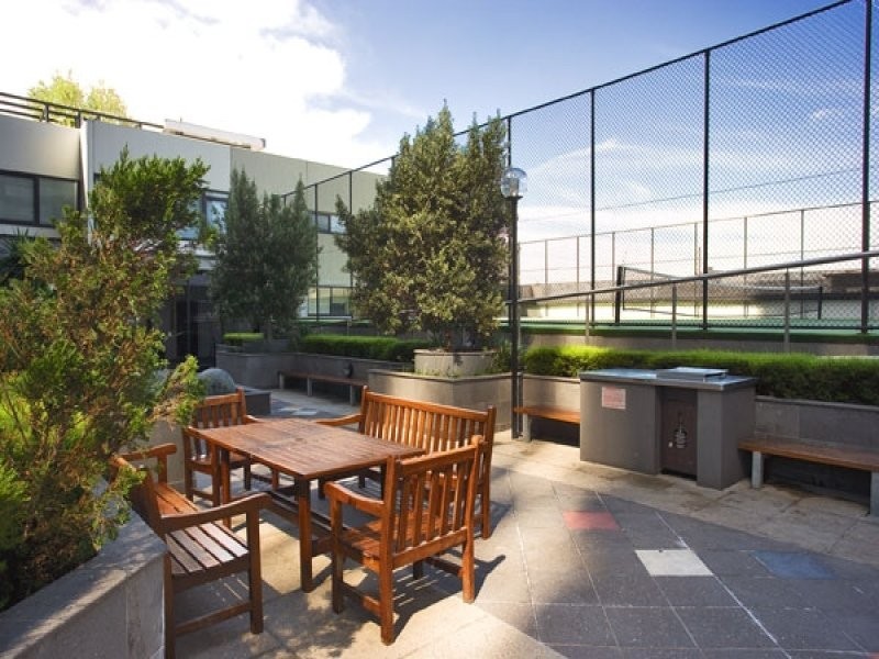 REF 21453/100 Kavanagh Street, Southbank VIC 3006