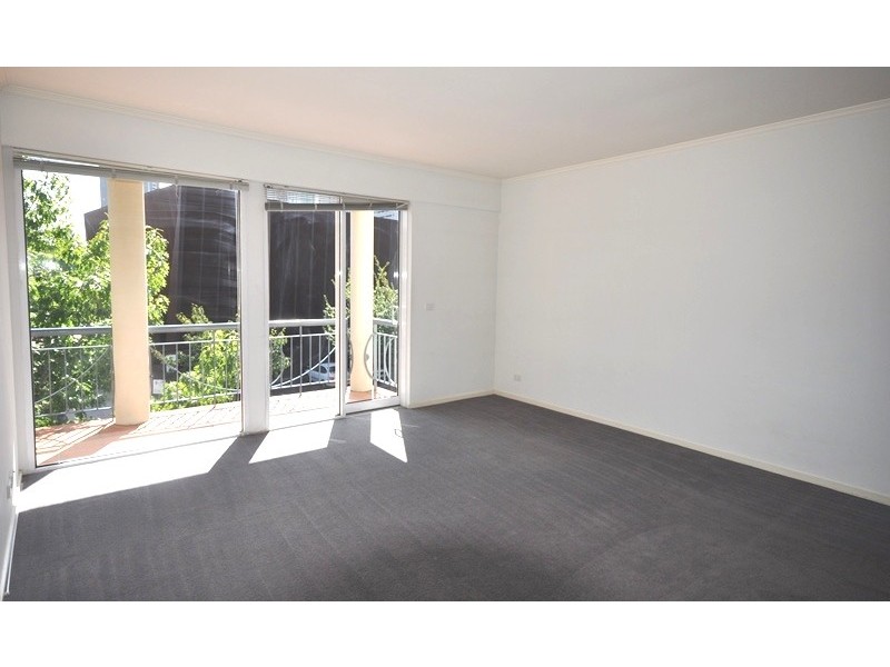 REF 21463/88 Wells Street, Southbank VIC 3006