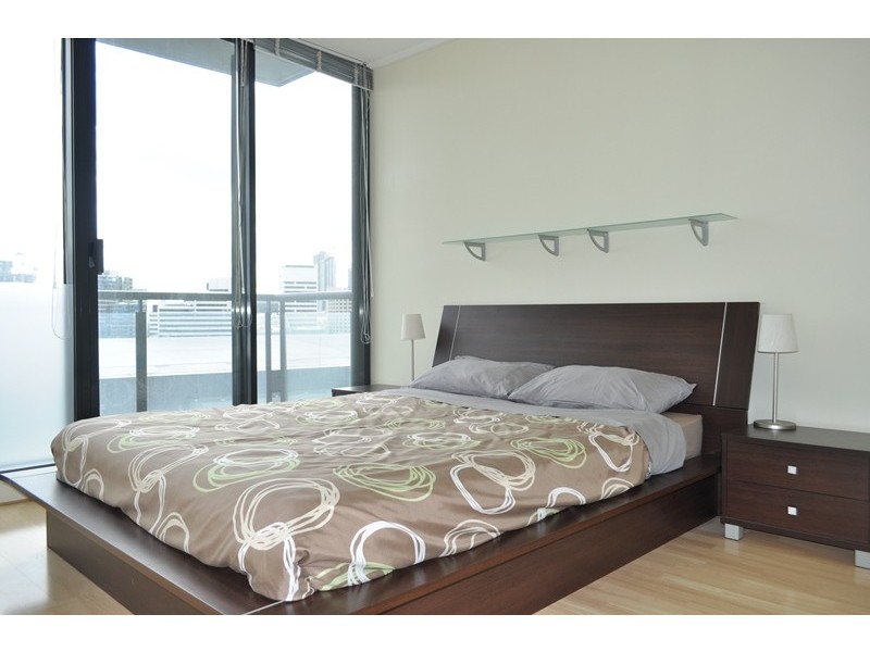 REF 21464/99 Whiteman Street, Southbank VIC 3006