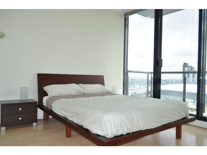 REF 21464/99 Whiteman Street, Southbank VIC 3006