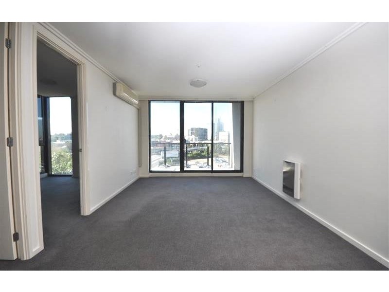 REF 21466/88 Kavanagh Street, Southbank VIC 3006