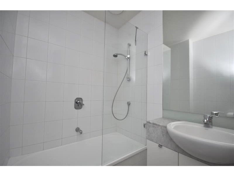 REF 21466/88 Kavanagh Street, Southbank VIC 3006