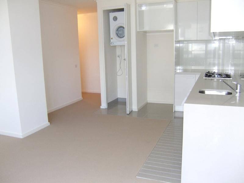 REF 21468/63 Whiteman Street, Southbank VIC 3006