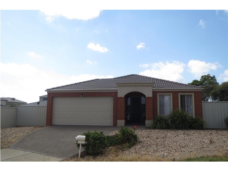 3 Muros Close, Point Cook VIC 3030