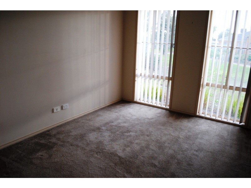 3 Muros Close, Point Cook VIC 3030