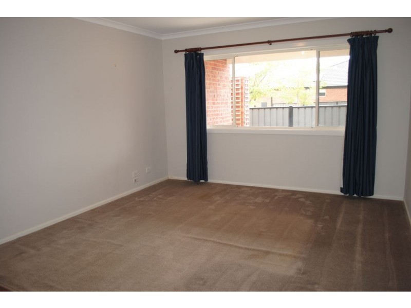 17 Bronhill Vista, Point Cook VIC 3030