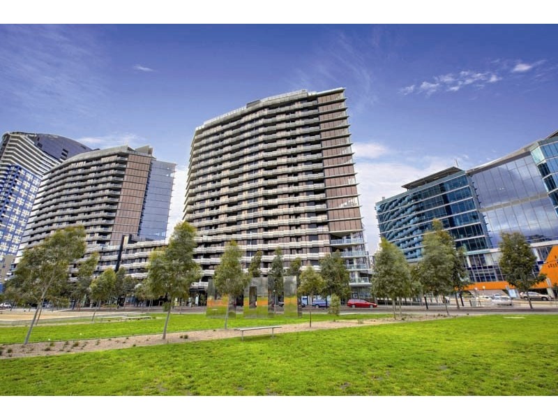 104/18 Waterview Walk, Docklands VIC 3008