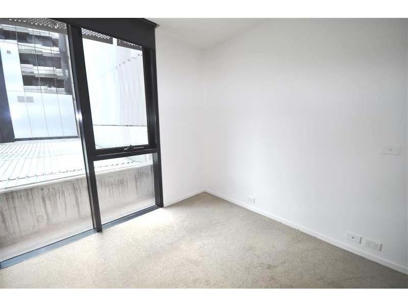 104/18 Waterview Walk, Docklands VIC 3008