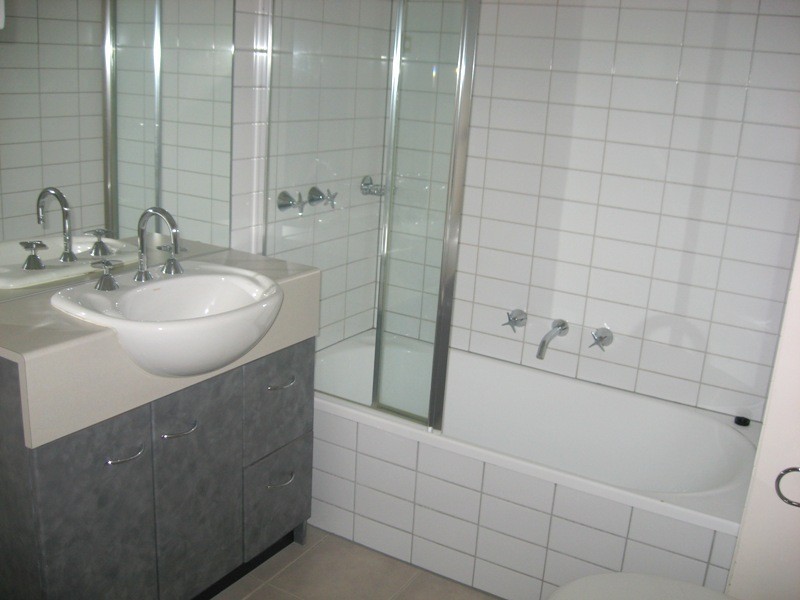 REF 21492/118 Dudley Street, West Melbourne VIC 3003