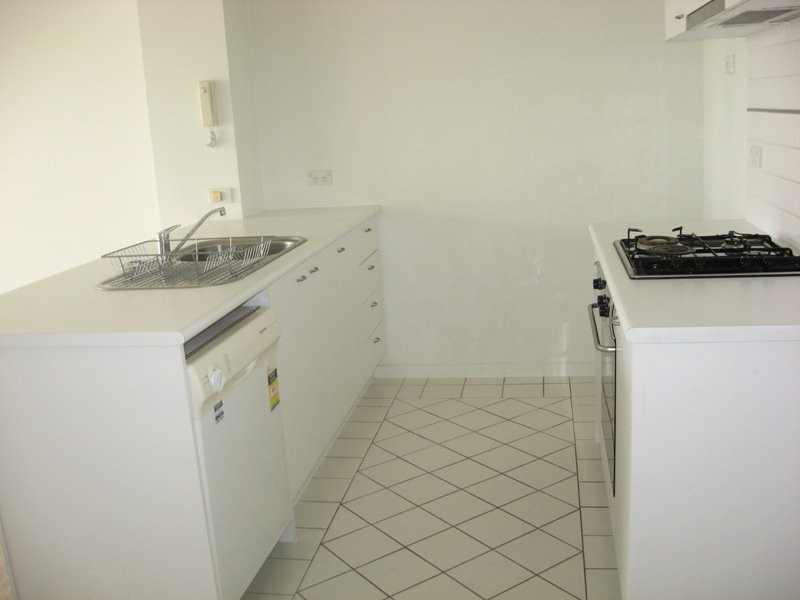 REF 21504/79 Whiteman Street, Southbank VIC 3006