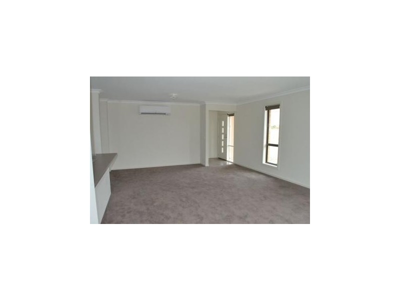19 Chapel Street, Point Cook VIC 3030