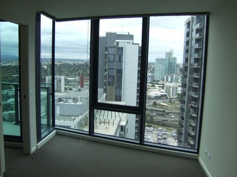 REF 21510/180 City Road, Southbank VIC 3006